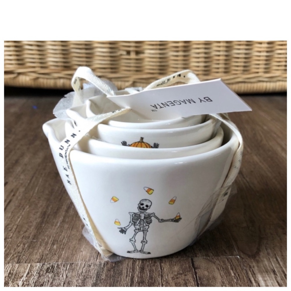 NEW Rae Dunn Dancing Skeleton Measuring Cups - Picture 2 of 8